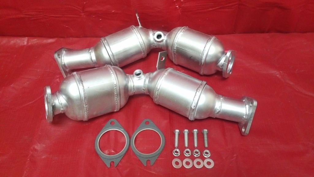 Infiniti M35 Pair of Front Catalytic Converters RWD 2003 2004 2005 2006